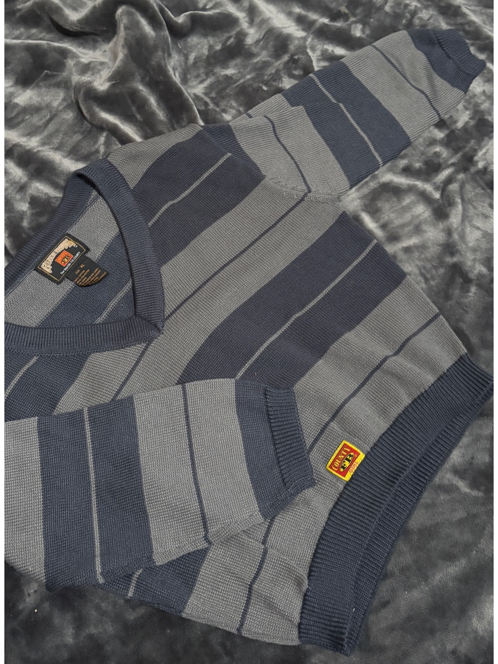 Women V-neck cropped 3/4 sleeve Fb County- Gray & Navy